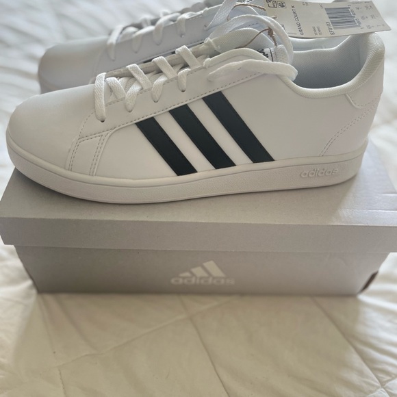 Adidas Grand Court K, White w black stripes, Mens size 7 BNWT - Picture 3 of 9